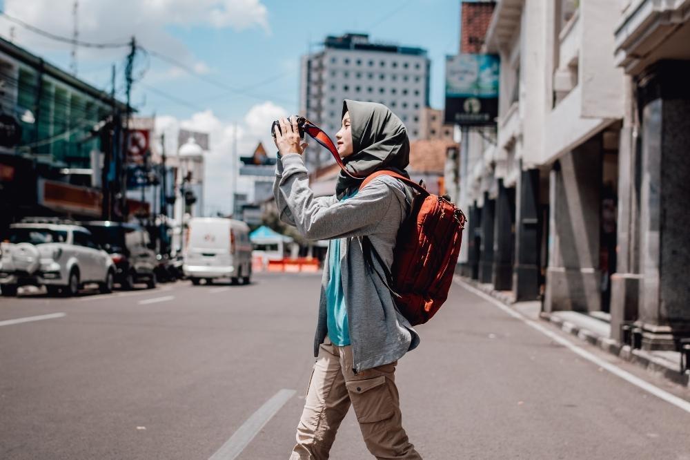 Fenomena "Solo Travel" dan Perjalanan Spiritual yang Meningkat di Kalangan Milenial_trends.co.id