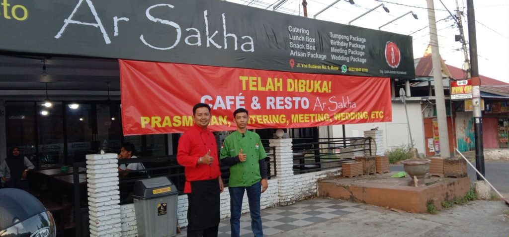 Cafe dan Resto Ar Sakha: Tempat Nongkrong Asyik dan Makan Enak di Bone_trends.co.id