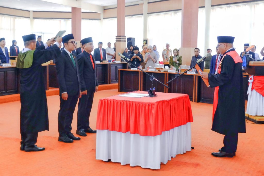 Asrullah dan Khairul Resmi Dilantik di DPRD Bone_trends.co.id