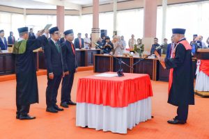 Asrullah dan Khairul Resmi Dilantik di DPRD Bone