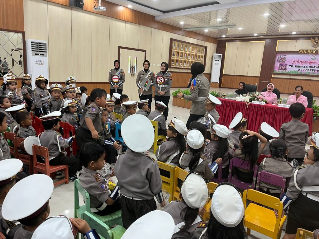 Mengenalkan Disiplin Berlalu Lintas Sejak Dini, Polantas Bone Gelar Polsanak_Trends.co.id