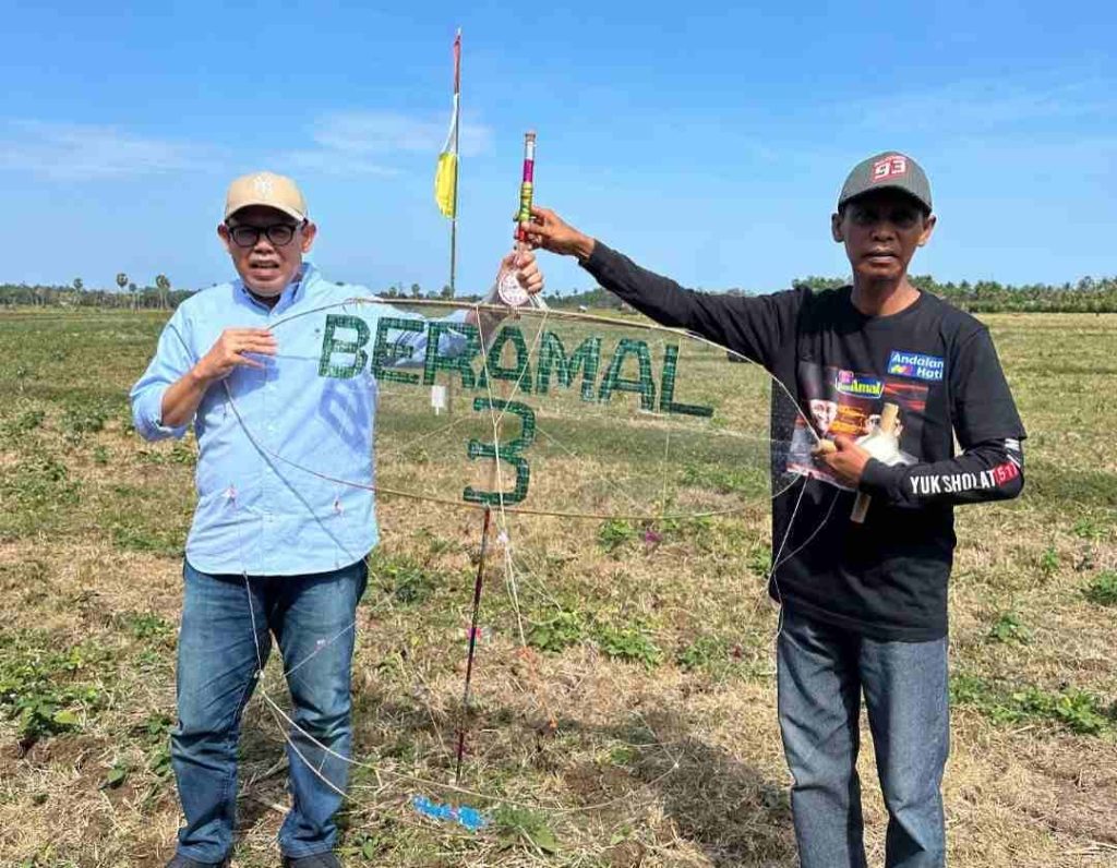 Pasangan BerAmal: Menghidupkan Tradisi Layang-Layang_Trends.co.id