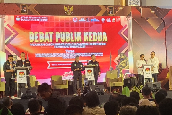 Paslon Tegak Lurus Janji Berikan Rp7 Juta Per KK, Pengamat: Perlu Kajian APBD Mendalam_TRENDS.CO.ID