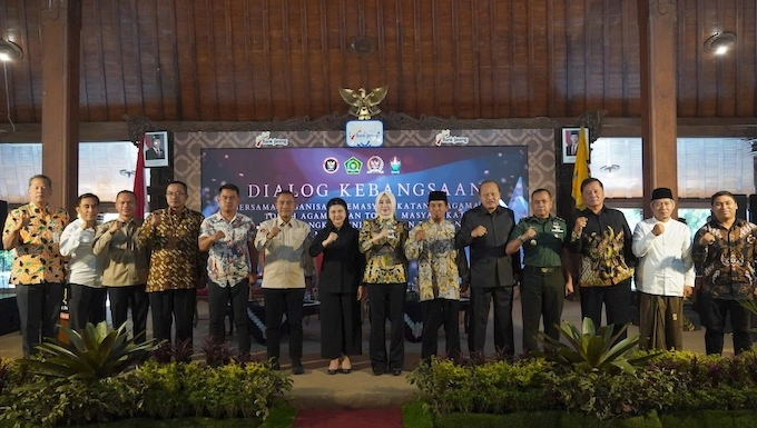 Dialog Kebangsaan Bersama Ormas Keagamaan, Tokoh Agama, dan Tokoh Masyarakat Dalam Rangka Meningkatkan Toleransi dan Moderasi Beragama di Pendopo Kabupaten Temanggung, Kamis (7/8/2025).